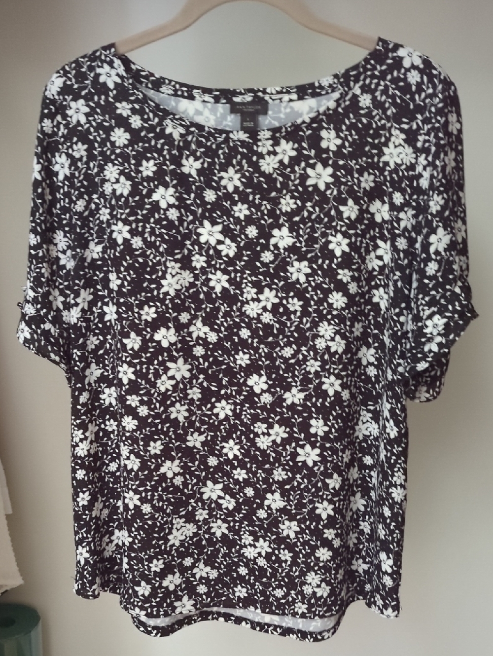 Ann Taylor Factory Black Floral Short Sleeve Mixed Media Top Large